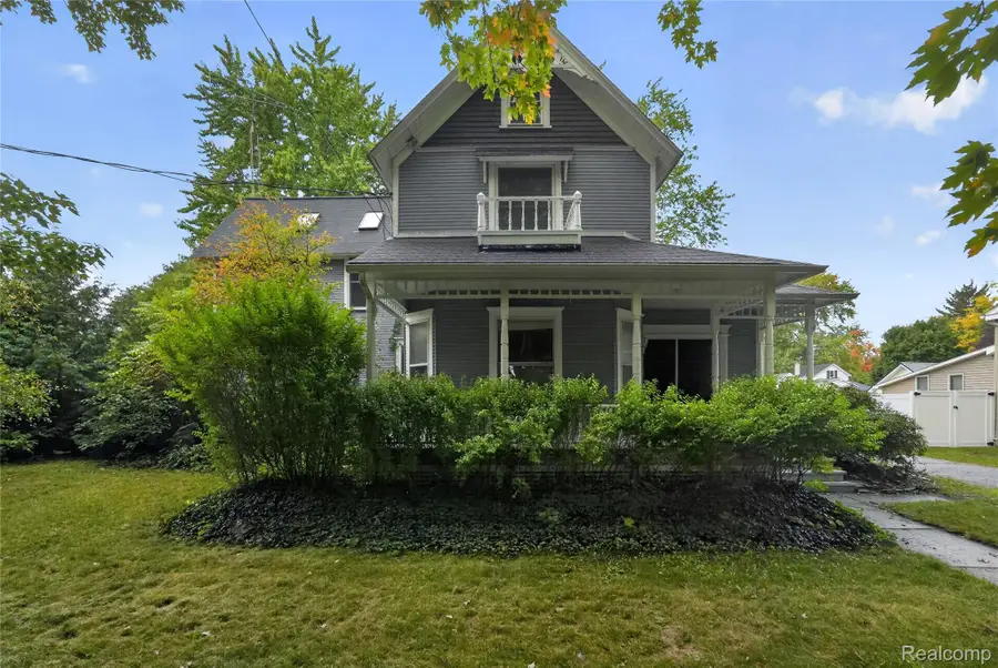 430 S Front Street, Chesaning, MI 48616 - #2