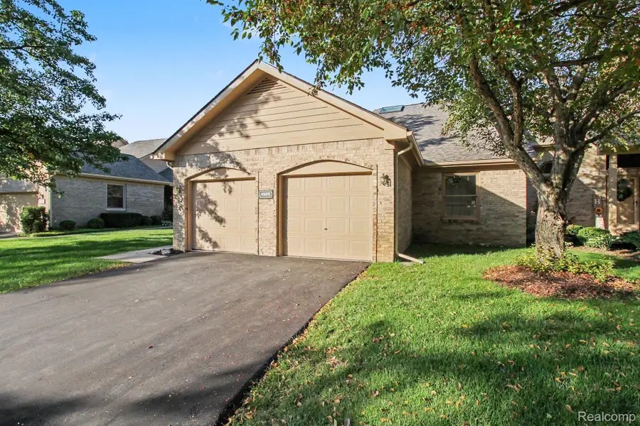 4920 Fairways Drive, Brighton, MI 48116 - #2