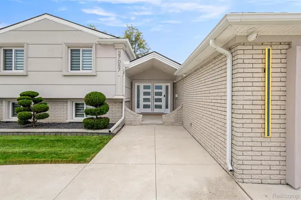 27057 Simone Street, DearbornHeights, MI 48127
