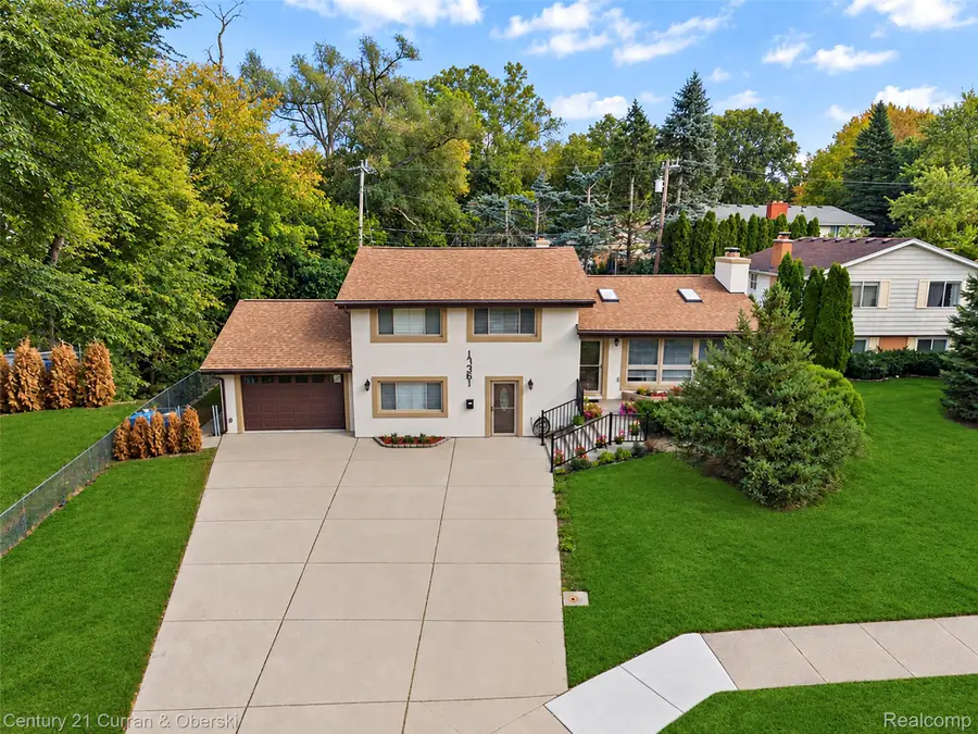 17361 W Outer Drive, Dearborn Heights, MI 48127 - #2