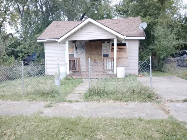 1302 Huron Street, Flint, MI 48507