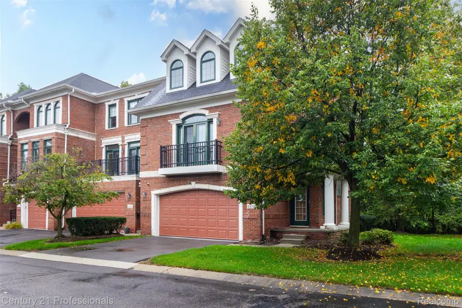 4450 Gateway Circle #10, West Bloomfield, MI 48322 - #2