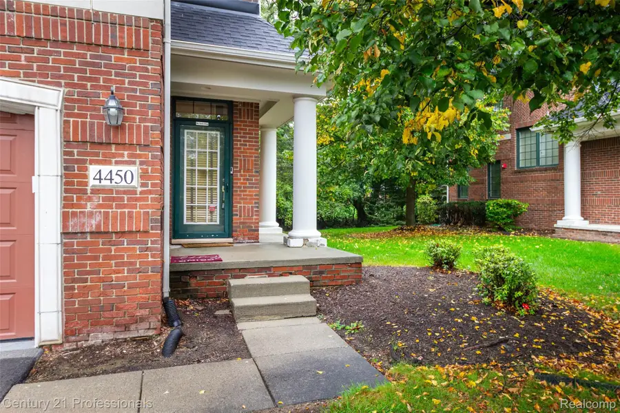 4450 Gateway Circle #10, West Bloomfield, MI 48322 - #3