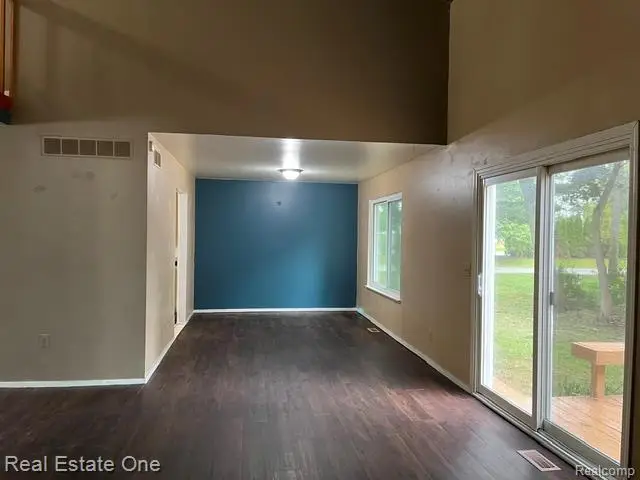 2820 S Commerce Road, Commerce, MI 48390 - #3