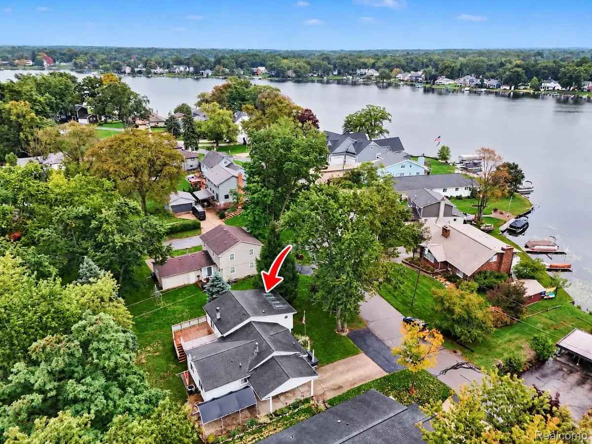 1564 Delmonte Street, Wolverine Lake, MI 48390 - #1
