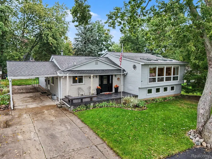 1564 Delmonte Street, Wolverine Lake, MI 48390 - #3