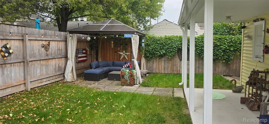 2289 Hamata Street, Ferndale, MI 48220 - #3