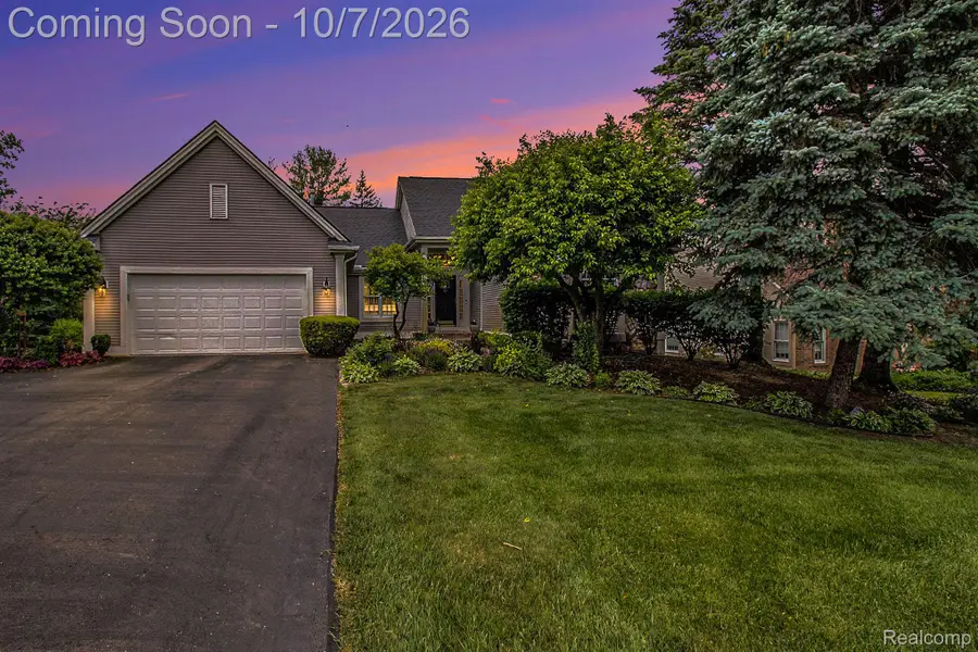 16040 Silverwood Drive, Fenton, MI 48430 - #2