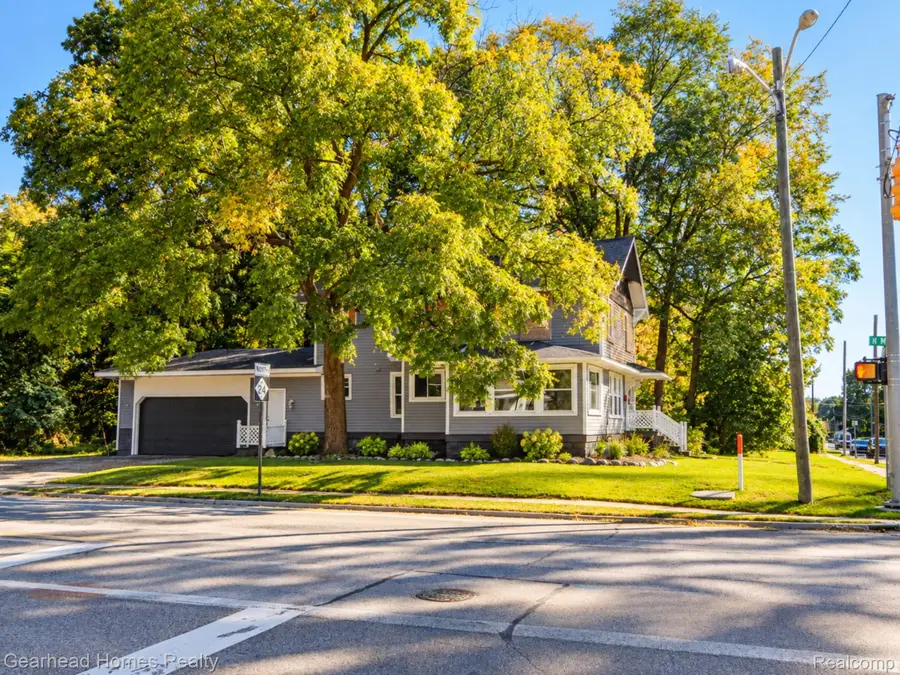 938 W Oregon Street, Lapeer, MI 48446 - #2