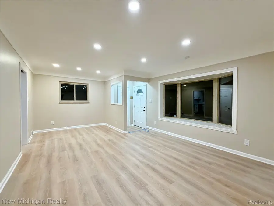 22111 Gardner Street, Oak Park, MI 48237 - #3
