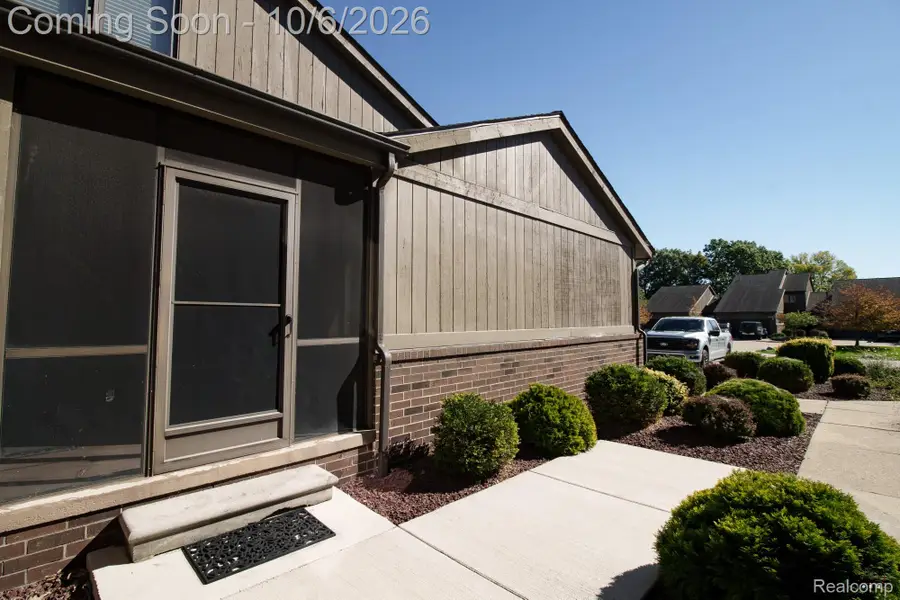 9876 Hawthorne Glen Drive, Grosse Ile, MI 48138 - #3