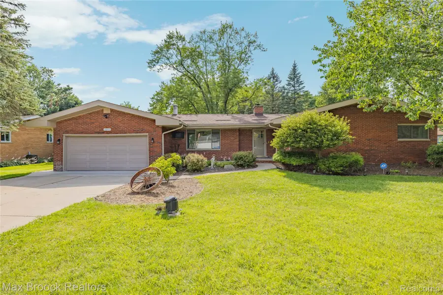 2810 Walbridge Road, Rochester Hills, MI 48307 - #2