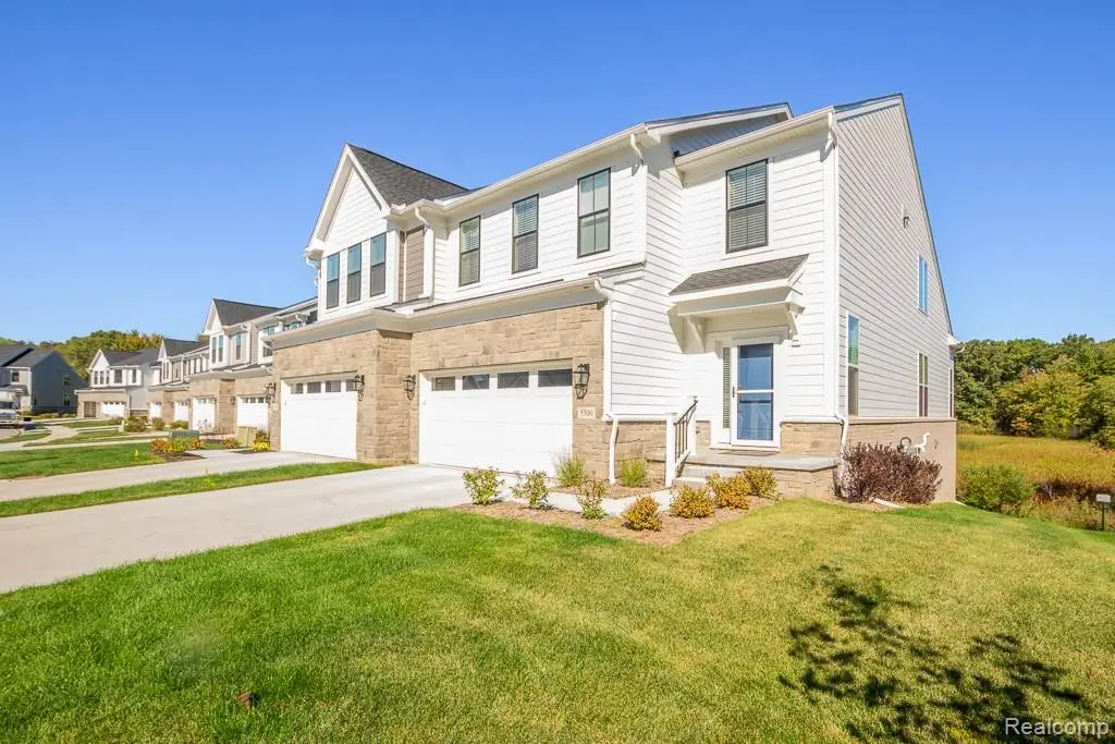 5300 Trail Vista Drive #11, West Bloomfield, MI 48323 - #1