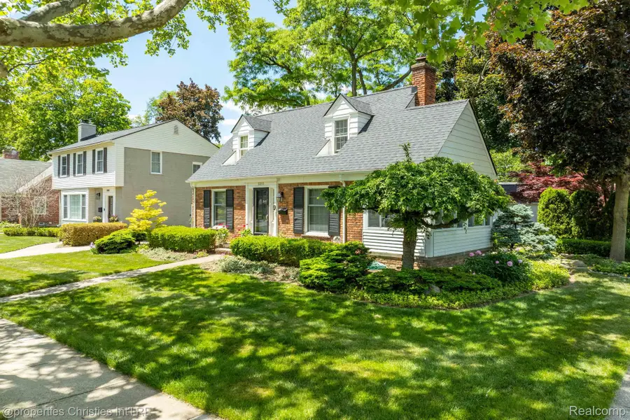 32111 Auburn Drive, Beverly Hills, MI 48025 - #2