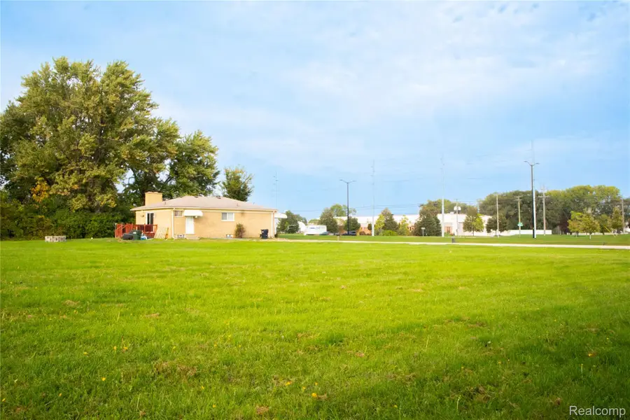 33925 Mound Road, Sterling Heights, MI 48310 - #2