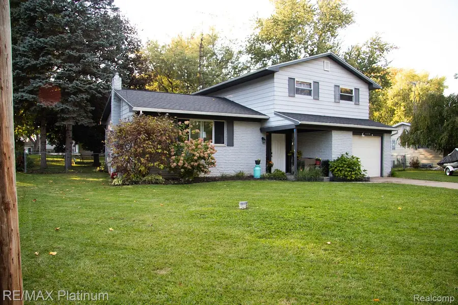 4376 Dixon Drive, Flint, MI 48473 - #3