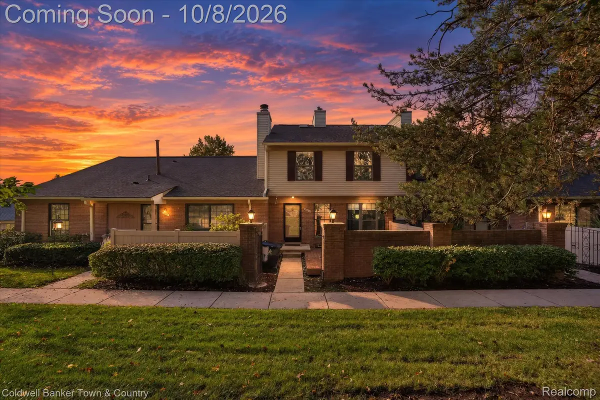38804 Country Circle, Farmington Hills, MI 48331 - #1