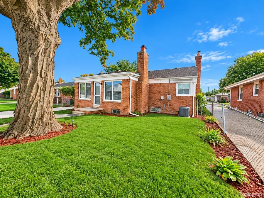 17357 Fox Street, Redford, MI 48240 - #2