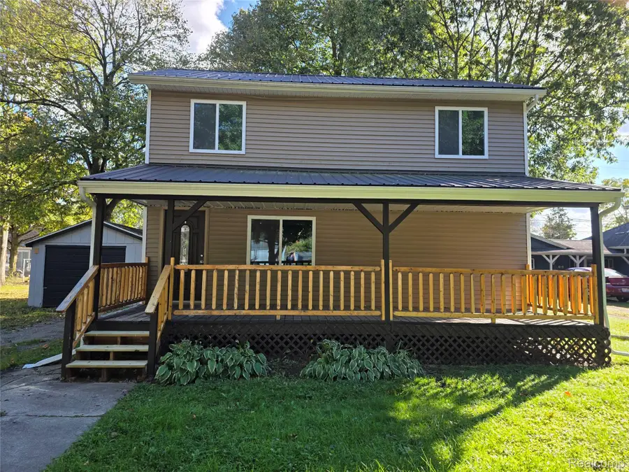 11 Clark Street, Yale, MI 48097 - #2