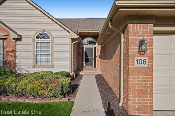 106 Shore Brook Lane #31, WalledLake, MI 48390