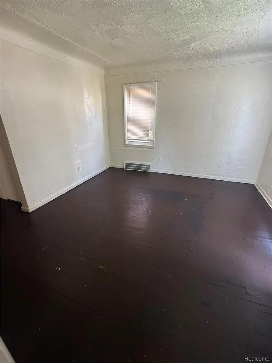 18659 Shaftsbury Avenue, Detroit, MI 48219 - #3