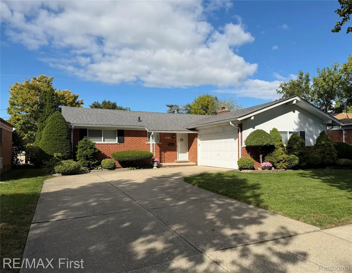 29839 Warner Avenue, Warren, MI 48092 - #1