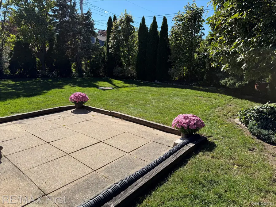 29839 Warner Avenue, Warren, MI 48092 - #3