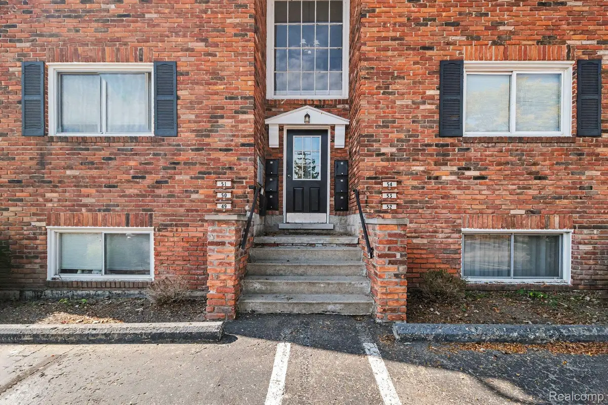 31831 Grand River Avenue W #52, Farmington, MI 48336 - #1
