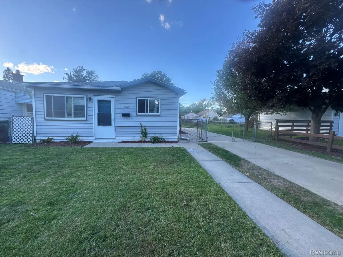 1380 Empire Avenue, Lincoln Park, MI 48146 - #1