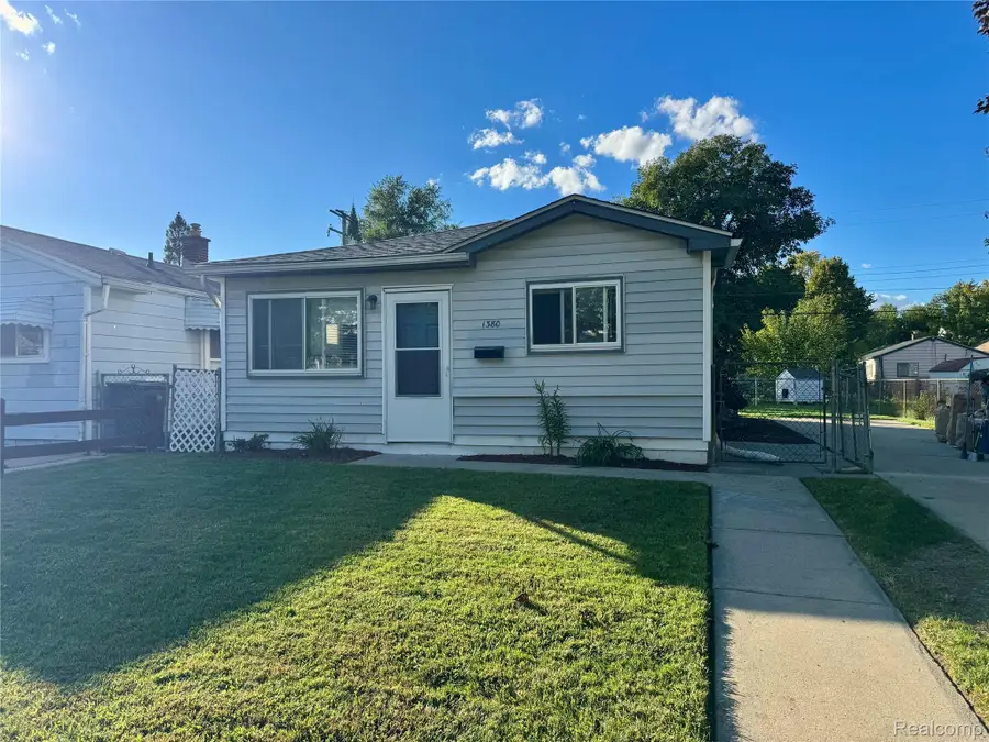 1380 Empire Avenue, Lincoln Park, MI 48146 - #2