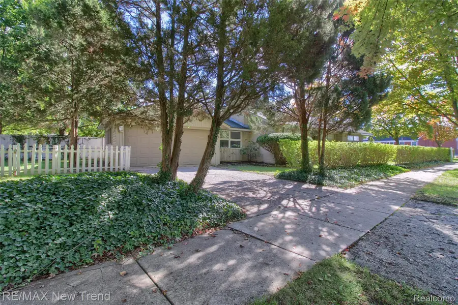 1823 Bradford Road, Birmingham, MI 48009 - #2