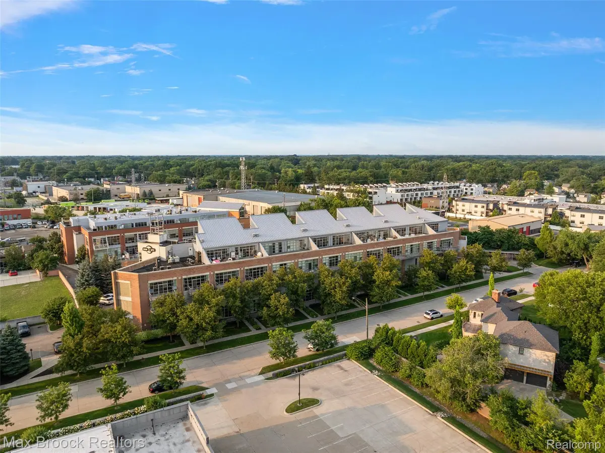 333 E Parent Avenue #19, Royal Oak, MI 48067 - #1