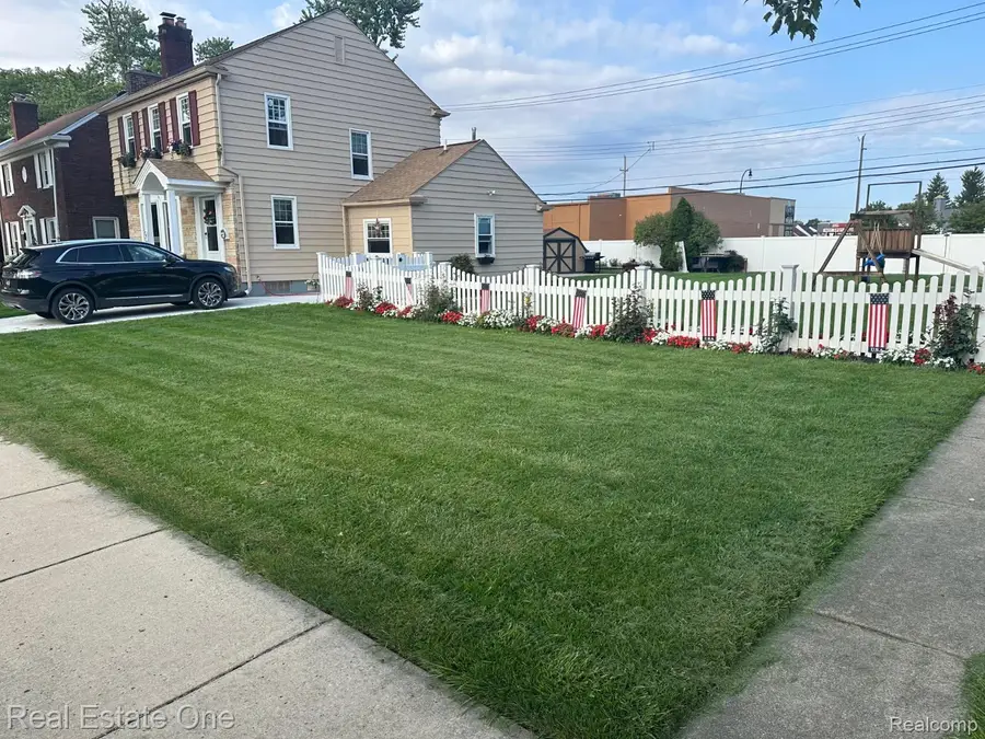2470 23rd Street, Wyandotte, MI 48192 - #3