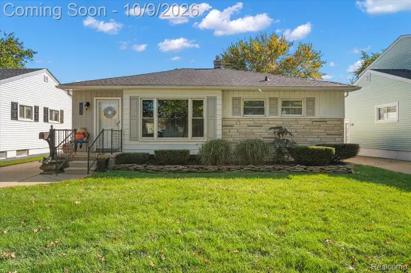 29910 Rosemont Street, Roseville, MI 48066