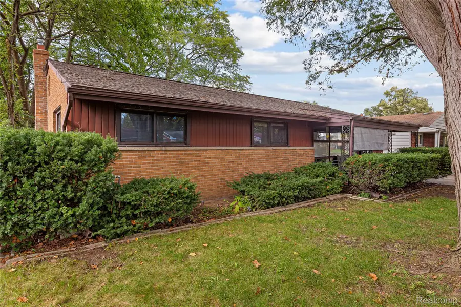 32149 Saint Annes Drive, Warren, MI 48092 - #2