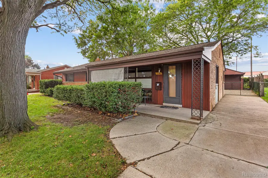 32149 Saint Annes Drive, Warren, MI 48092 - #3