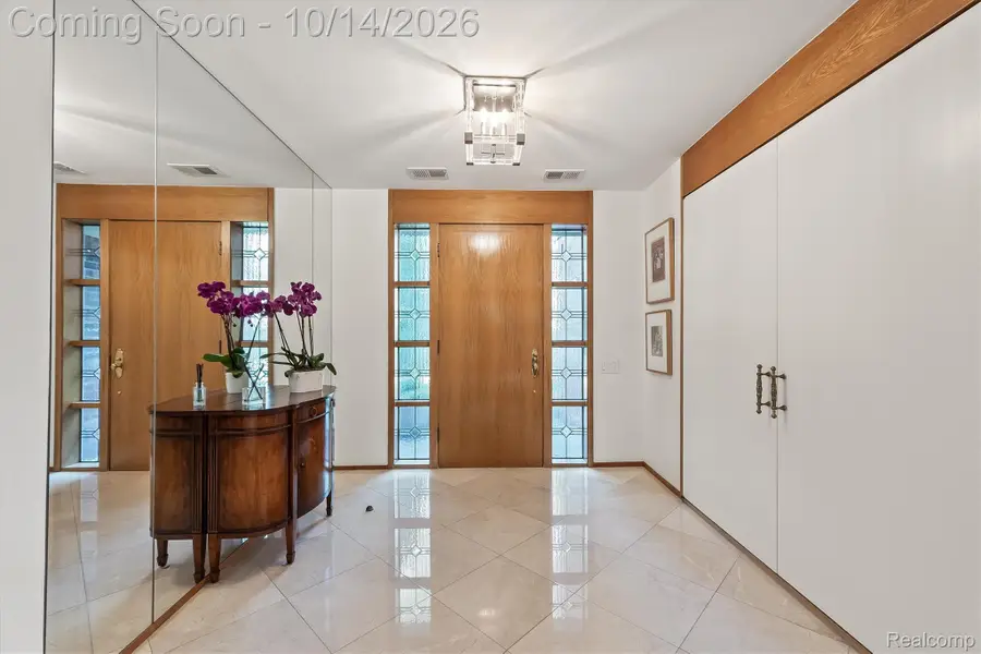 89 Barden Court, Bloomfield Hills, MI 48304 - #2