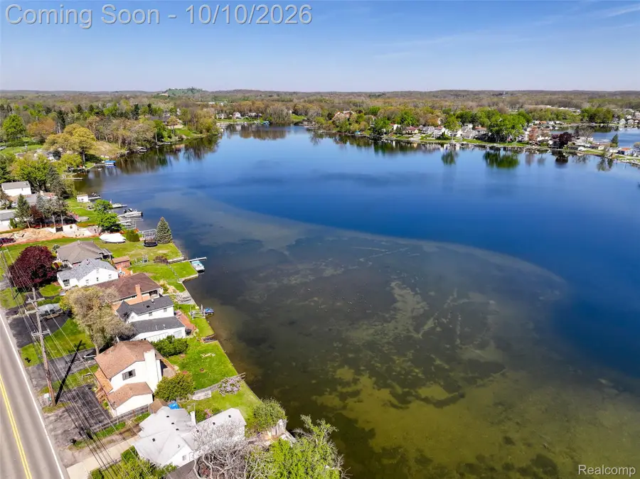 10094 Elizabeth Lake Road, White Lake, MI 48386 - #2