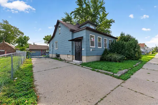8282 Maxwell Avenue, Warren, MI 48089