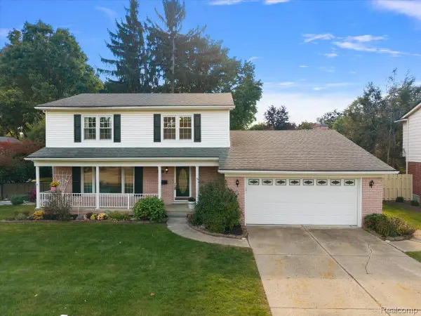 15557 Alpine Drive, Livonia, MI 48154