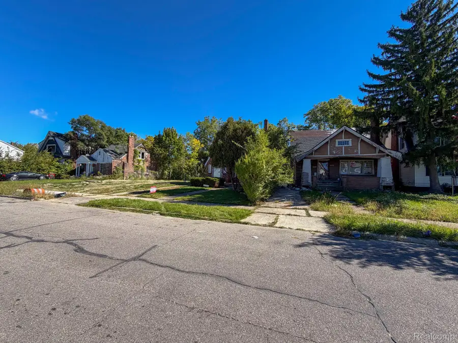 12802 Strathmoor Street, Detroit, MI 48227 - #3