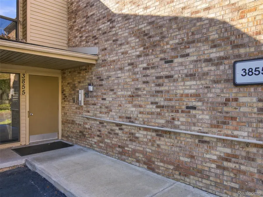 3855 Lone Pine Road, West Bloomfield, MI 48323 - #2