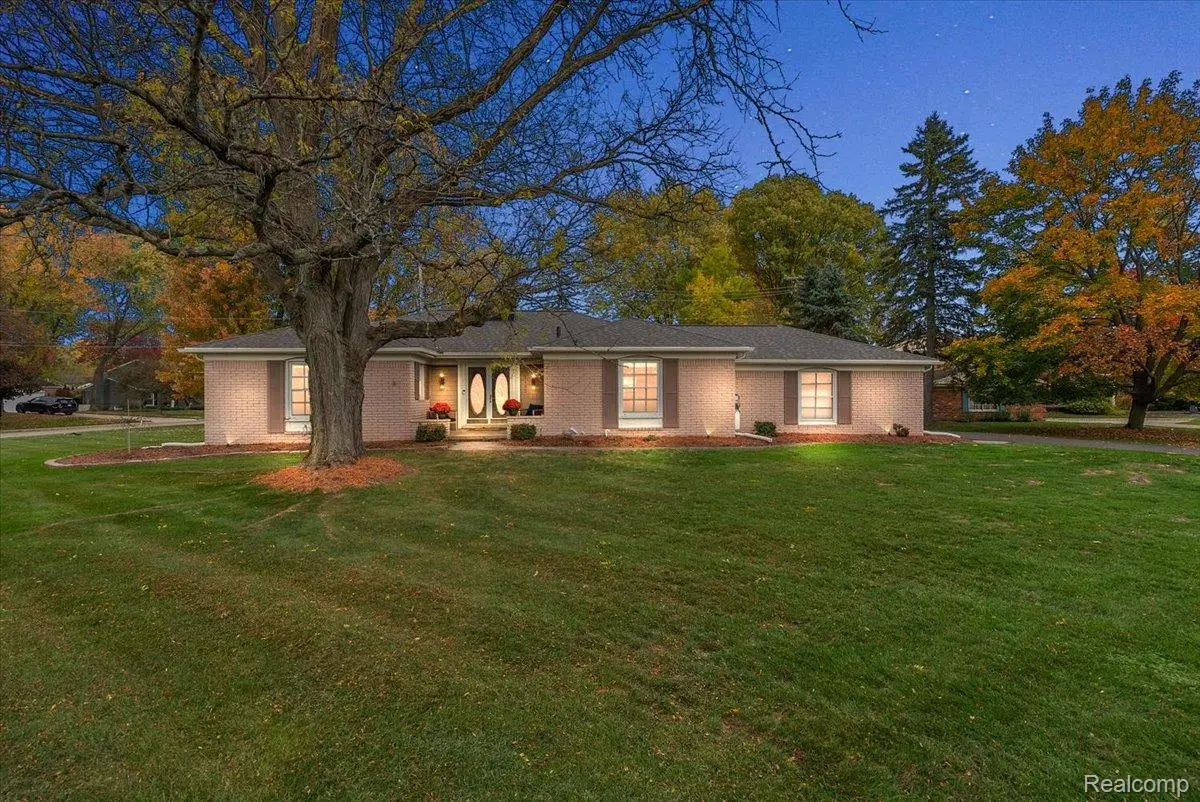 31192 Sunset Court, Beverly Hills, MI 48025 - #1
