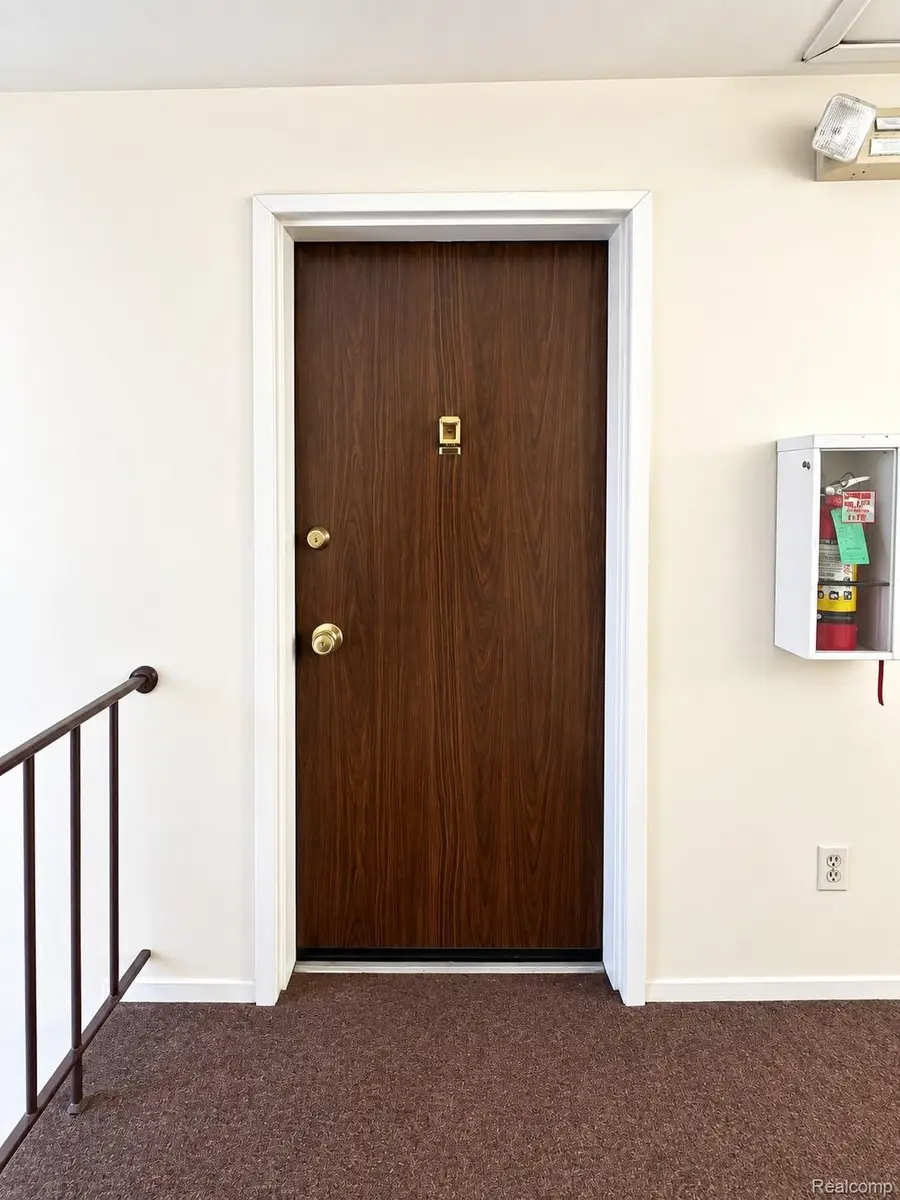 25308 Shiawassee Circle, Southfield, MI 48033 - #3