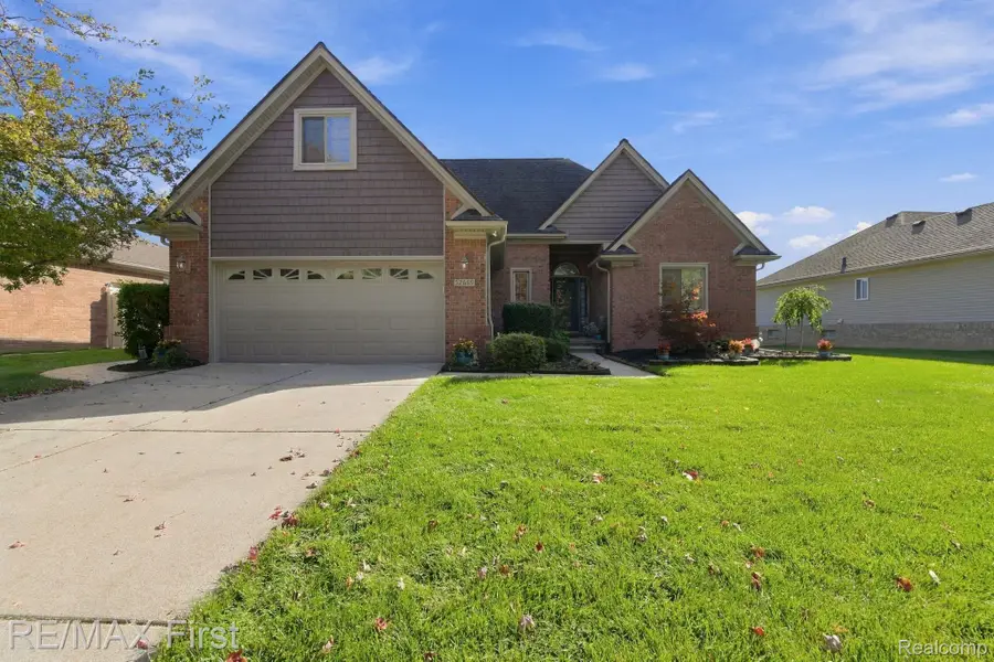 52669 Creekside Drive, Chesterfield, MI 48047 - #2