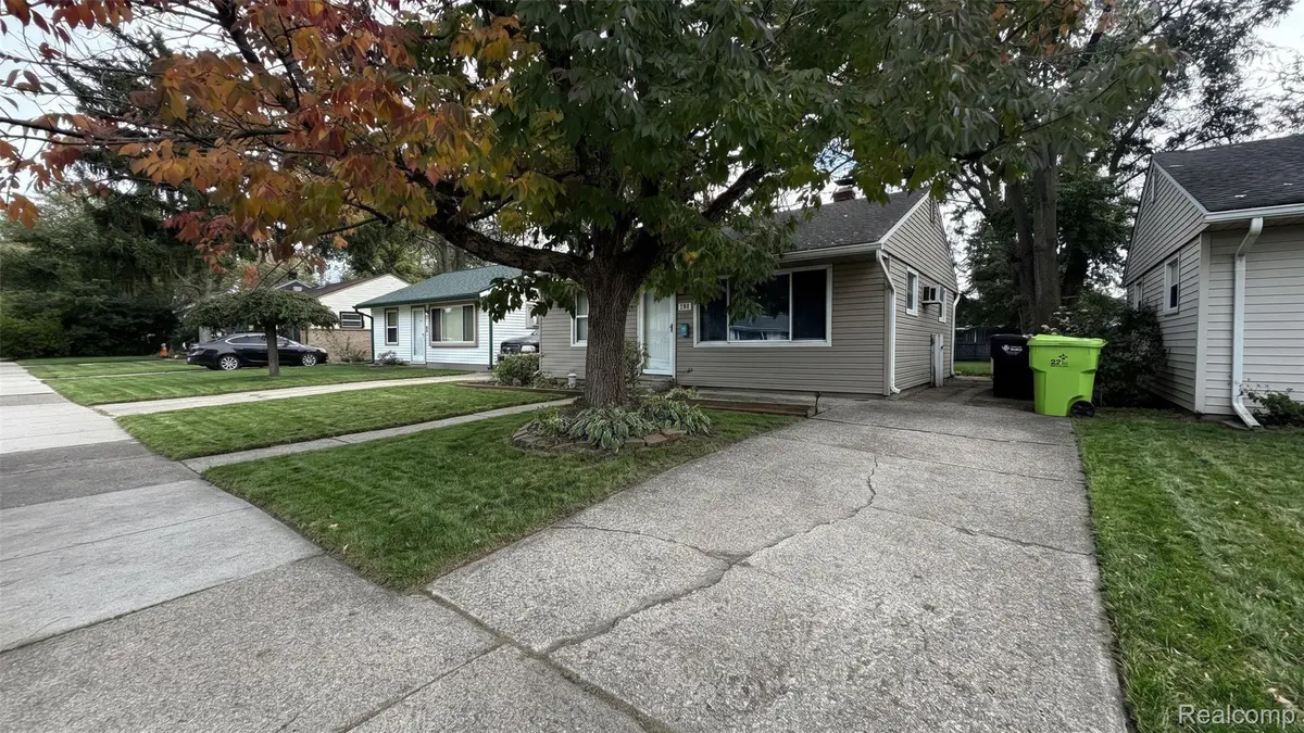 955 Baxter Avenue, Madison Heights, MI 48071 - #1