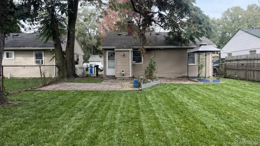 955 Baxter Avenue, Madison Heights, MI 48071 - #2