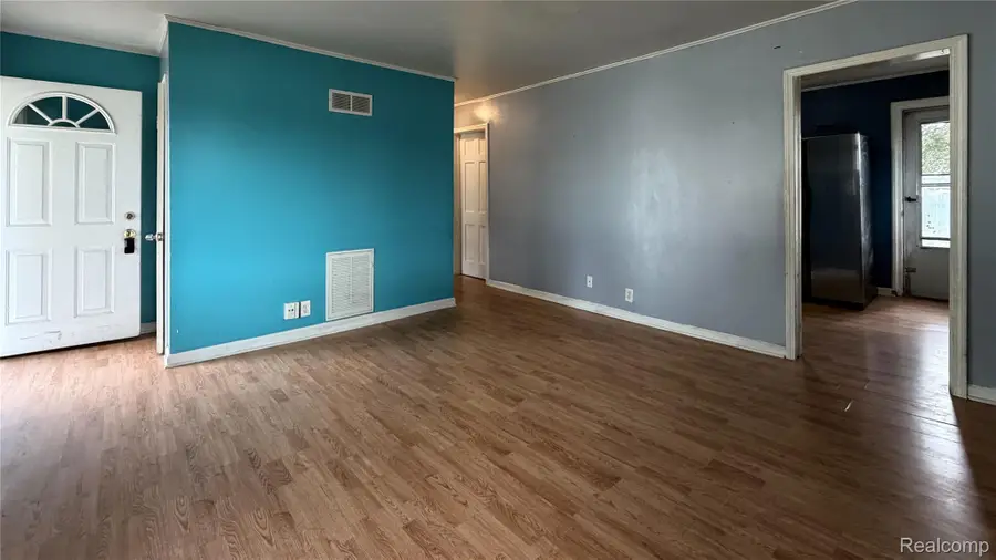 955 Baxter Avenue, Madison Heights, MI 48071 - #3