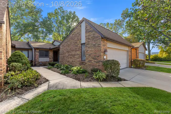 4588 Laurel Club Circle, WestBloomfield, MI 48323