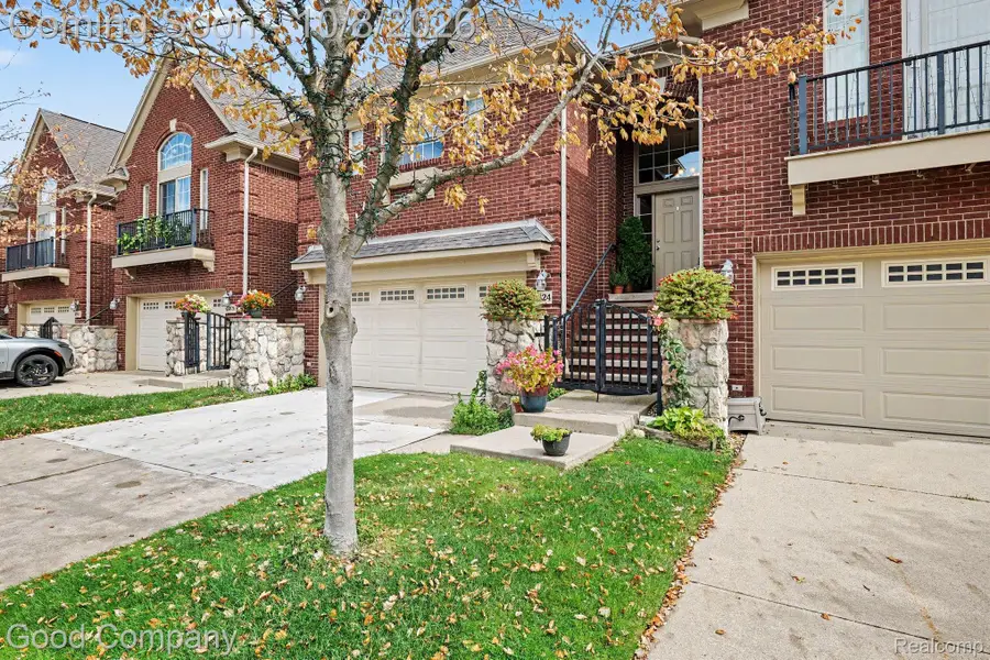 45824 Eden Drive, Macomb, MI 48044 - #2